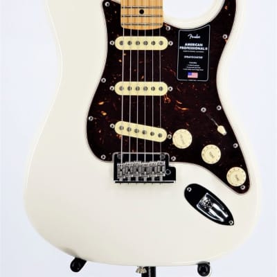 Fender American Professional II Stratocaster Olympic White Ser#US210106754 image 1