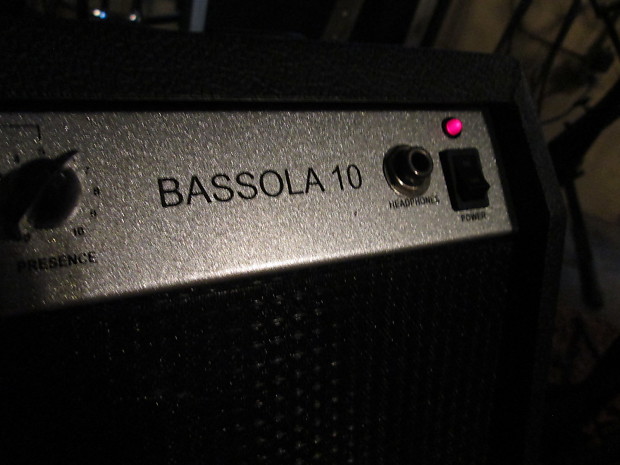 BASSOLA by Dean Practice Bass Guitar Amplifier - good pre-owned image 1