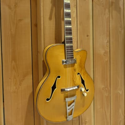 Jacobacci Royale '60s Natural Vintage French Archtop image 15
