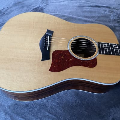 Taylor 210e DLX with ES2 Electronics (2015 - 2018)