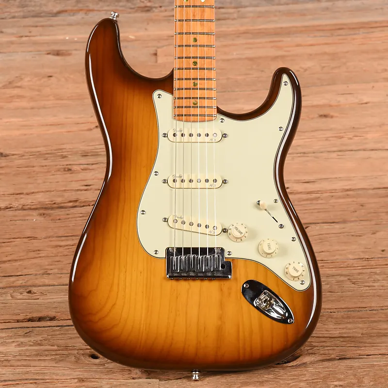 Fender American Deluxe Stratocaster Ash 2004 - 2010 | Reverb