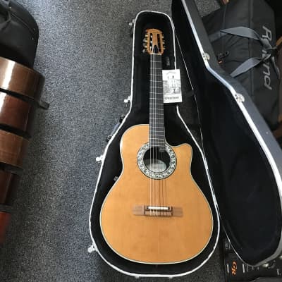 Ovation 1863 Classical Nylon legend 6 String Acoustic Electric