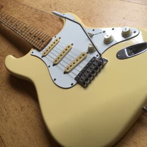 Fender 1980's FujiGen Stratocaster 1972 RI MIJ E-Serial 1984-87 Yellow White image 1