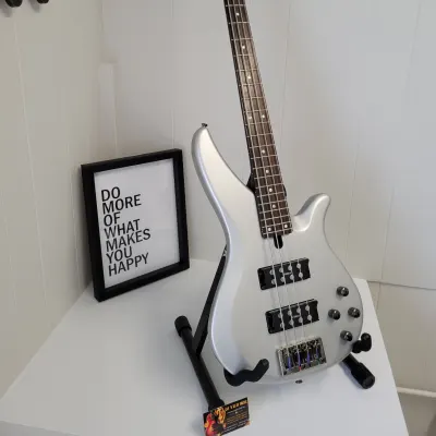 Yamaha RBX 550 Bass-Mid 90's- Pearl White | Reverb