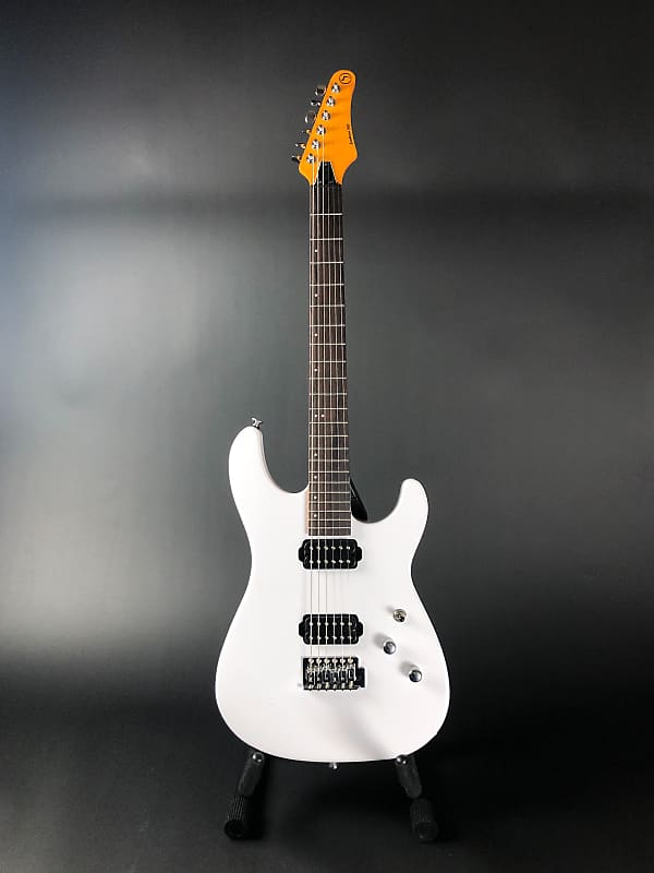 Samick SS70 Electric Guitar, Gloss White (Hard Case Included) image 1
