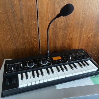 Korg Microkorg XL Plus Synthesizer with Vocoder w/ box, mic
