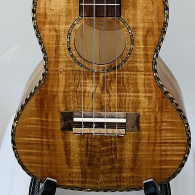 R.Empire 'The Spalted Bird' Concert Ukulele - spalted maple image 7