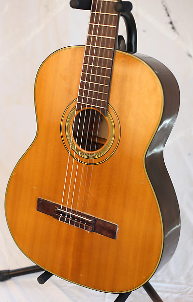 Exquisite 1962 Sada Yairi Classical Guitar with Original