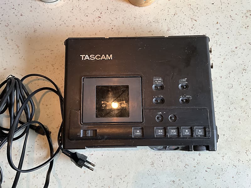 TASCAM DA-P1 Portable DAT Recorder 1990's - Black image 1