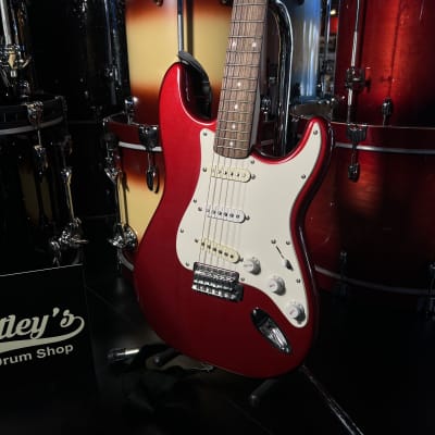Fender Squier Sonic Stratocaster Tremelo Electric Guitar in Torino Red w/ Indian Laurel Fingerboard with Carrying Case image 2