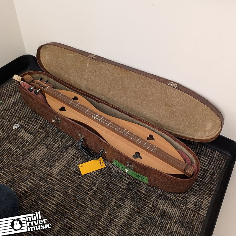 The Dulcimer Shoppe M-12 Mountain Dulcimer w/ Case – Used