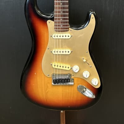 Fender Custom Shop Custom Classic Stratocaster 2001 - 3 Tone Sunburst image 1