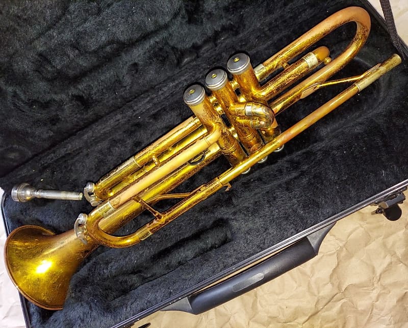 King Cleveland 600 Bb Trumpet, USA, Brass with Case, Good King Cleveland 600 Bb Trumpet, USA, Brass with Case, Good