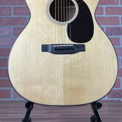 Martin 000-18 Acoustic Guitar image 3