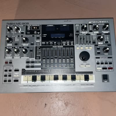 Roland MC-505 Groovebox *MINT* 1998 - 2002 - Gray