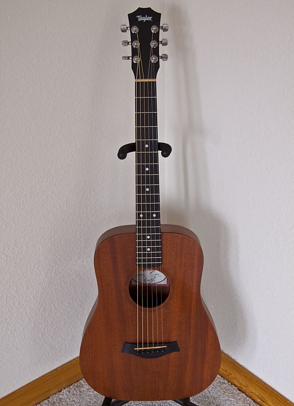 Taylor - Like New Baby Taylor - 305-M - Mahogany Baby Taylor 2006