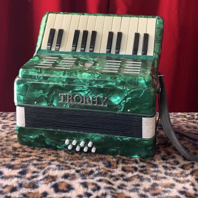 22 Key - 8 Bass Piano  Accordion - Emerald Green for Kids / Travel / Beginner image 1
