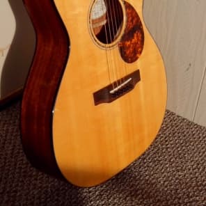 ブリードラブ BREEDLOVE AMERICAN SERIES OM BREEDLOVE AMERICAN SERIES OM Acoustic Guitar used good