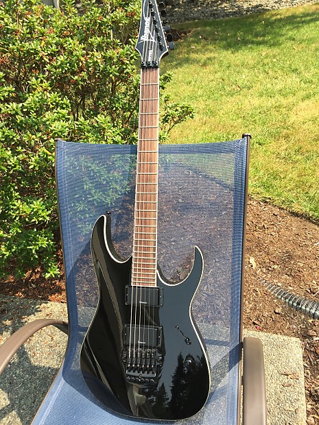 Ibanez MTM2 Black - Slipknot's Mick Thomson signature guitar