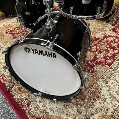 Yamaha 3pc Absolute Hybrid Maple Pure Black Drum Set image 6