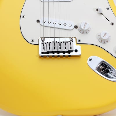 FENDER USA Standard Stratocaster LTD "Graffiti Yellow + Maple" "South Dakota Lottery 115#" (2001) image 5