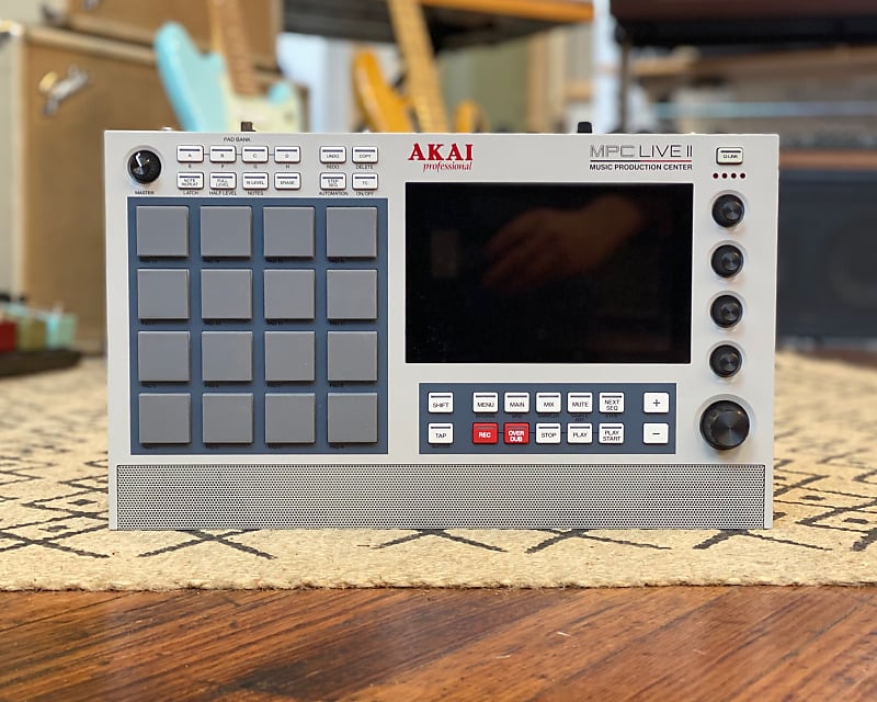 DJ機材 Akai MPC Live 2 Retro EDITION SSD 1TB AKA-MPCLIVE2XL-HiRes.jpg?width