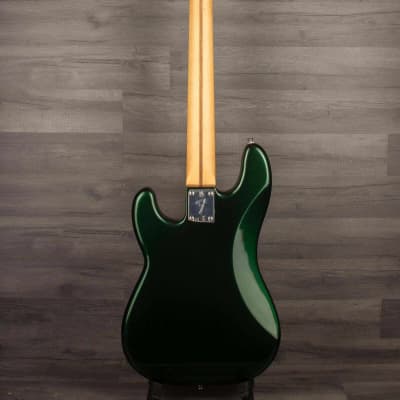 Fender  Limited Edition Player Precision Bass®, Maple Fingerboard, British Racing Green image 9
