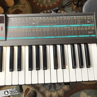 Korg Poly-800 Vintage Polyphonic Analog Synthesizer 1980s image 4