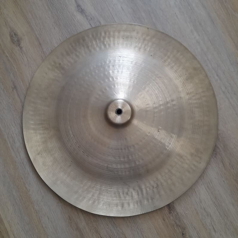 China 20" medium no brand 2010 image 1