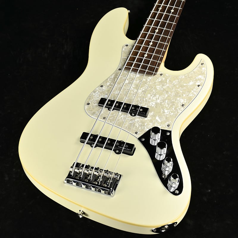 【新作超特価】新品 Fender Made in Japan Modern Stratocaster HSS Rosewood Fingerboard Black 送料無料(沖縄、離島を除く) 奈良店展示品 フェンダー