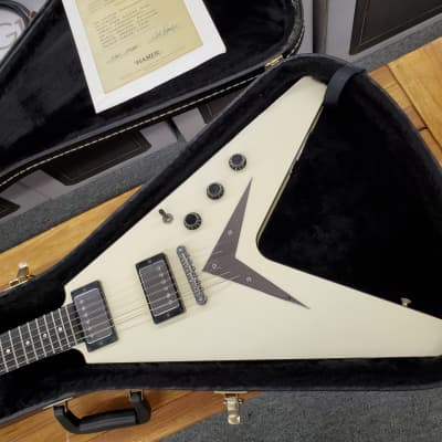 Hamer USA Vector  V shape in White with case and C.O.A. ebony fingerboard, near mint image 3