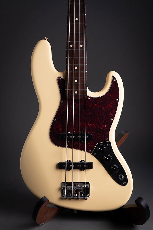 Fender MIJ Junior Collection Jazz Bass
