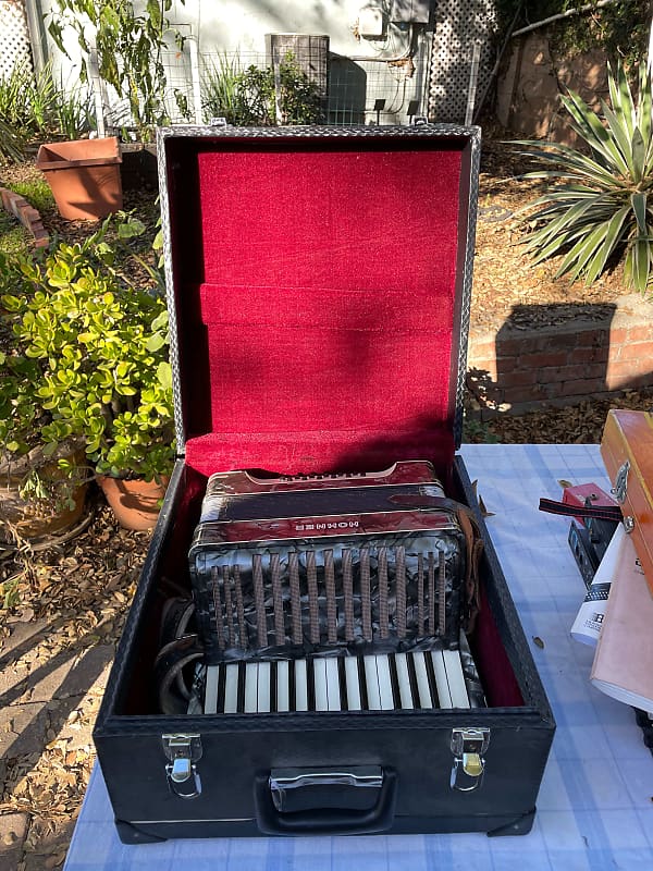 Hohner Vintage Piano Accordion 12 Button image 1