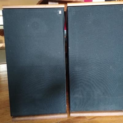Acoustic Research TSW410 speakers in very good condition- 1980's image 2