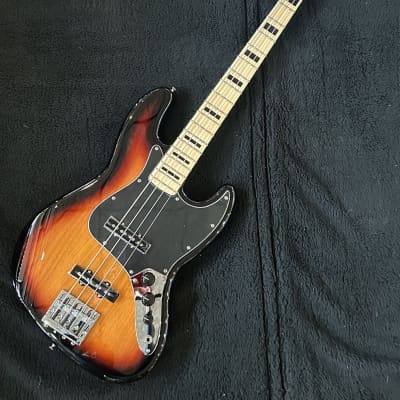 Fender  Geddy Lee Signature Jazz Bass 3TS  - Three Tone Sunburst /9lbs. 5.5oz #MX22225945 image 2