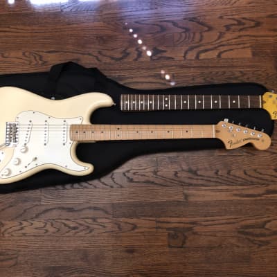 Fender American Special Stratocaster with Maple Fretboard 2015 - 2018 - Olympic White for sale