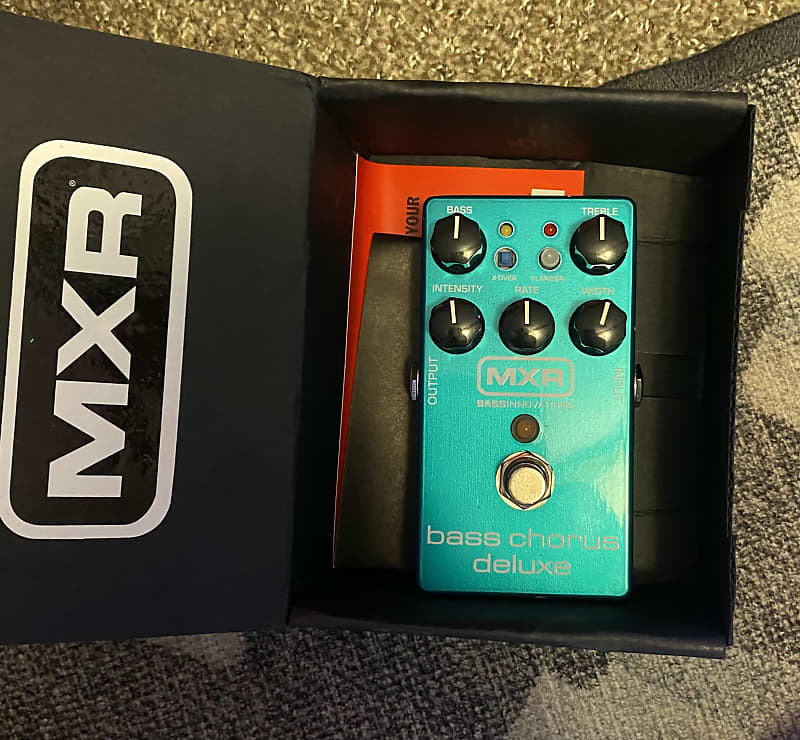 MXR M83 Bass Chorus Deluxe