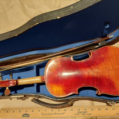 Antique Joseph Guarnerius 1/2 size Violin. Germany. Fecit Cremonae Anno 1730. image 4