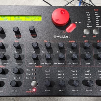 Waldorf Microwave XT 30 voices, extra overlay, free shipping