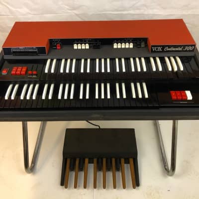 1960's Vox Continental 300 organ with bass pedals imagen 4
