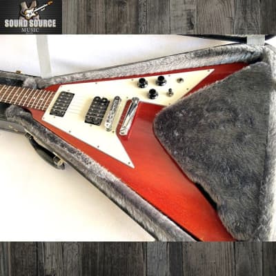 Gibson USA Flying V Faded, Worn Cherry, 2004, Hard Case image 3