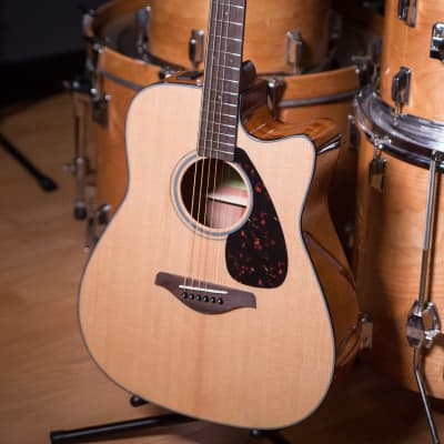 Yamaha FGX800C Acoustic-Electric Guitar - Natural image 3