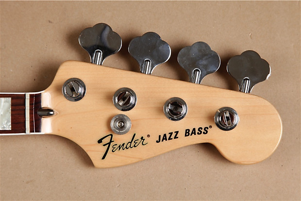 Fender jazz deals bass 70's reissue