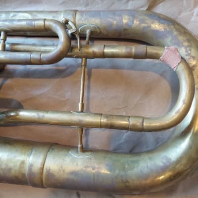 Conn brass baritone horn, USA, Fair condition, with mouthpiece image 5