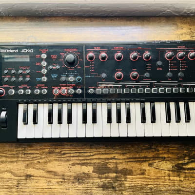Roland JD-Xi 37-Key Analog/Digital Crossover Synthesizer