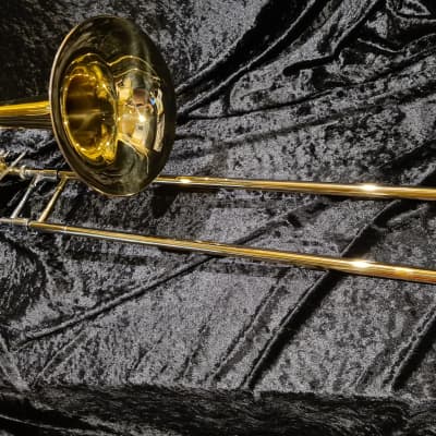 Eterna by Getzen Posaune / trombone closed wrap incl. Case image 1