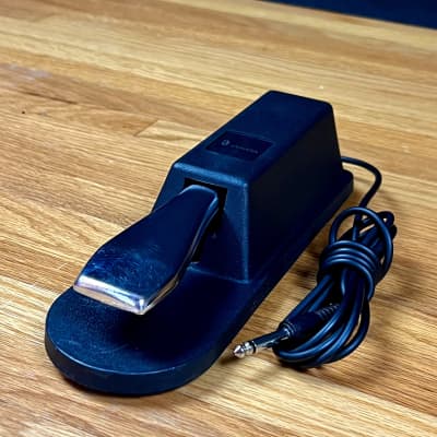 Yamaha FC4A Sustain Pedal/Footswitch Controller - Black image 1