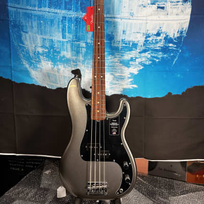 Fender AMERICAN PROFESSIONAL II PRECISION BASS image 3