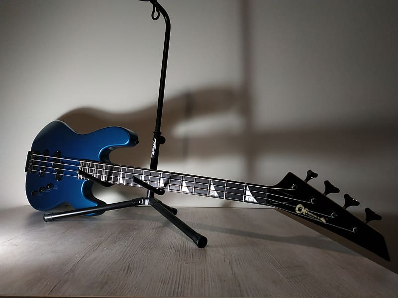 Charvel Model 2b bass MIJ 1986 - Electric blue image 1
