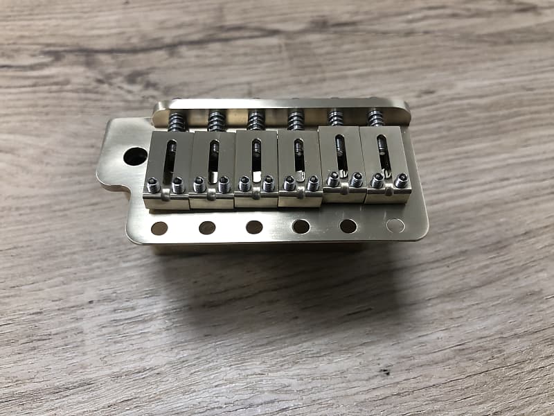 Aumsen Narrow Vintage Strat Bridge Kit (2 7/32 Mount, 2 1/16 | Reverb